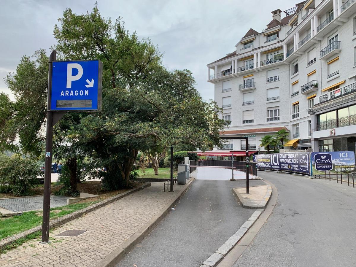 Quartier Du Chateau, Superbe Appartement Avec Parking Pau Exterior photo
